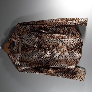 NWOT Loges CHEETAH print blouse SZ L